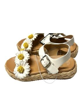 art class White Daisy Strap Sandals